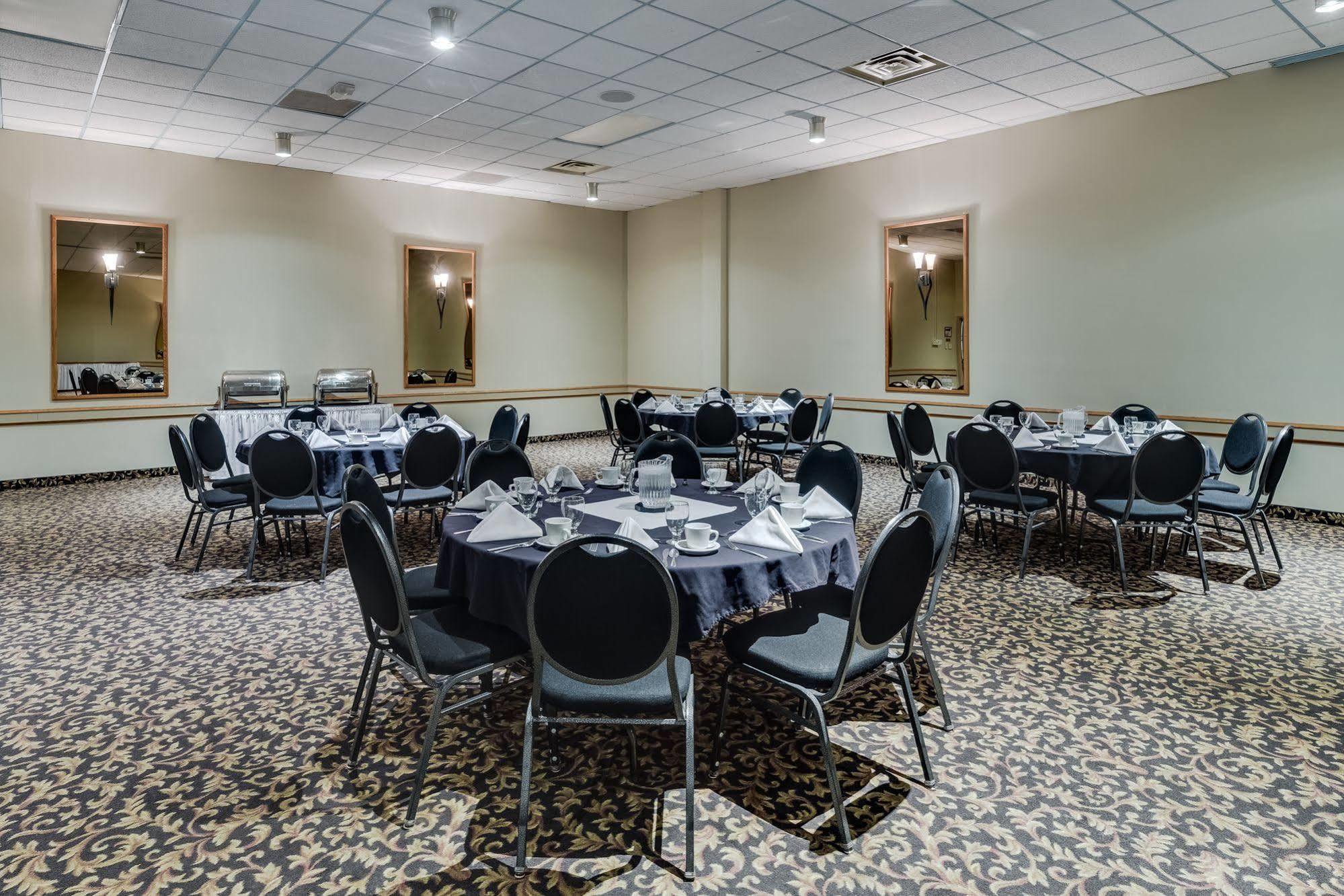 Heritage Inn Hotel & Convention Centre - موسجاو المظهر الخارجي الصورة